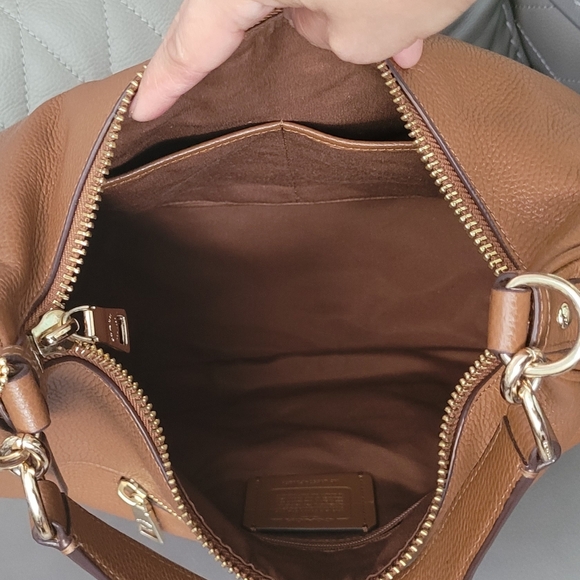 Coach Harley Hobo In Pebble Leather Gold/Brown F38259 - Picture 13 of 16